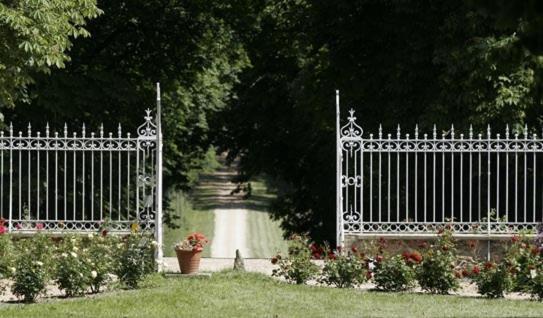 Chateau De Montbraye Parigné-lʼÉvêque Esterno foto